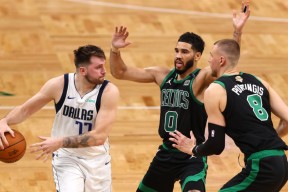 开云中国官网APP-包含中超国际比赛日走向成谜，达拉斯独行侠篮板制胜，气氛紧张，身体对抗强度拉满的词条